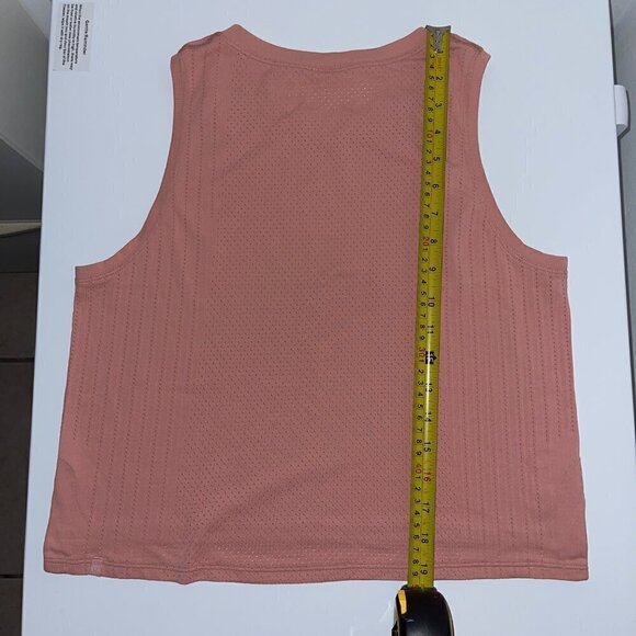 3 Lululemon tanks in XS (Size 4) in excellent condition - Picture 4 of 16